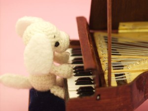 mini-piano-charmy2_sm